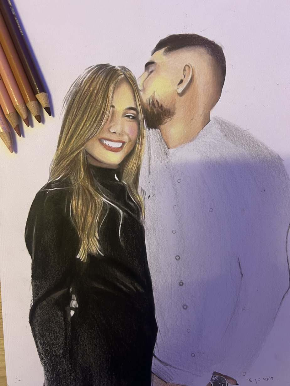 ציור זוג בעפרונות צבעוניים בעבודת יד מאת רותם בן ישי